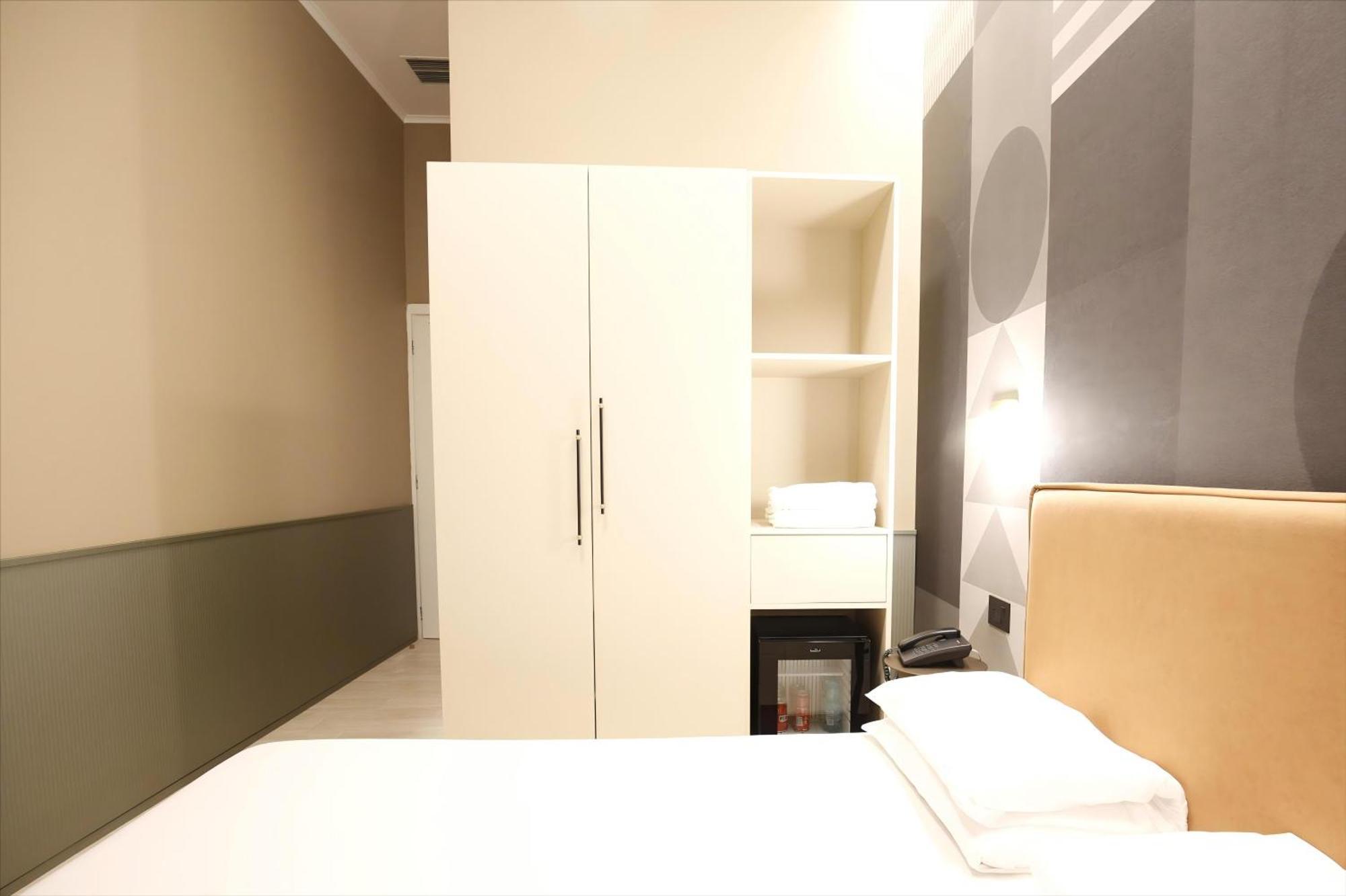 The B Place Рим Екстер'єр фото
